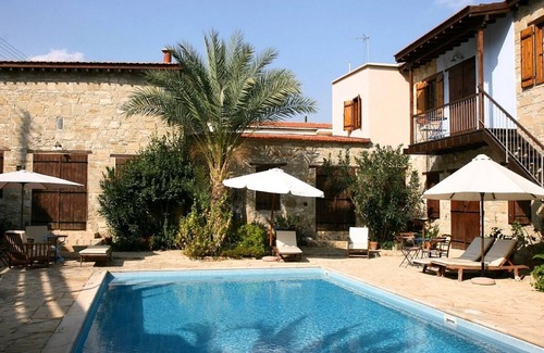 Choirokoitia Appartement | Bel appartement dans une maison de campagne avec A / C, WiFi et piscine dans le village historique de Choirokoitia