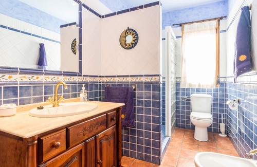 Durcal Villa | Belle maison de campagne avec piscine, terrasse et vue