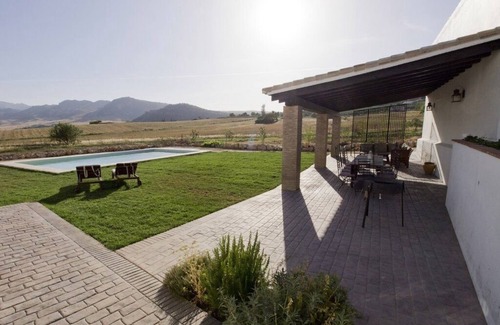 Ronda Maison | Belle maison de campagne avec piscine et vue sur la montagne Scenic