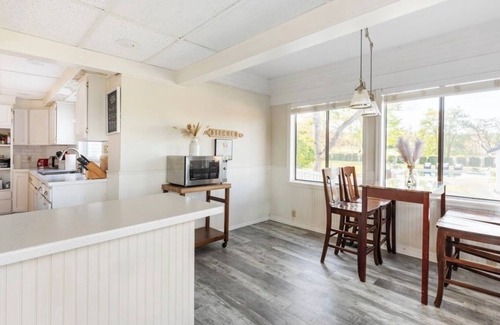 Medford Maison | Beautiful Country Home located outside of Jacksonville with pool!