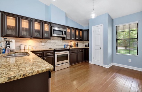 Tallahassee Maison | Beautiful Cozy Pool Oasis, 3/2 Heated Pool Home, Fenced, Pet Friendly, King Bed