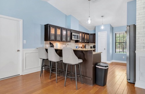 Tallahassee Maison | Beautiful Cozy Pool Oasis, 3/2 Heated Pool Home, Fenced, Pet Friendly, King Bed