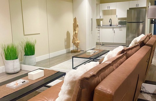 Dundarave Maison | So Beautiful Suite/4min walk sea/20minDowntown/ 20min ski/Pets welcome