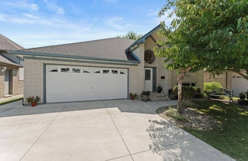 Tecumseh Maison | Beautiful custom-built 5-bedroom home in the heart of Tecumseh
