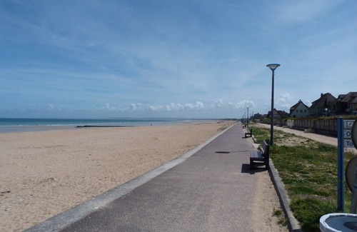 Hermanville-sur-Mer Appartement | Beautiful Duplex of 80 M² for 6/7 PERS, 100 METERS FROM THE BEACH, garden of 1000 m².