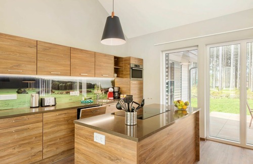 Leutkirch im Allgau Maison | Bel appartement pour 8 personnes avec piscine, bain à remous, WIFI, TV et parking