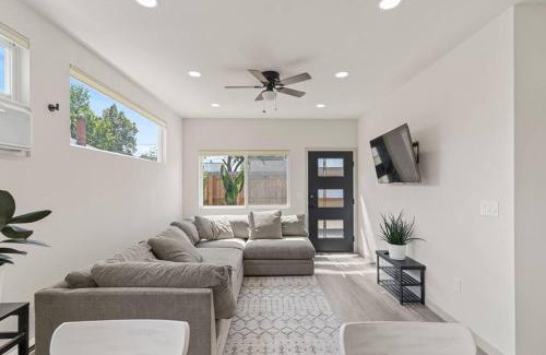 Athmar Park Maison | Beautiful Denver Carriage House