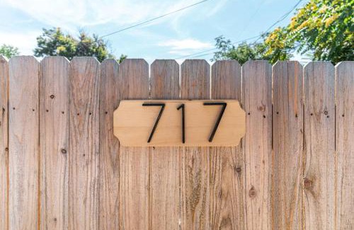 Athmar Park Maison | Beautiful Denver Carriage House