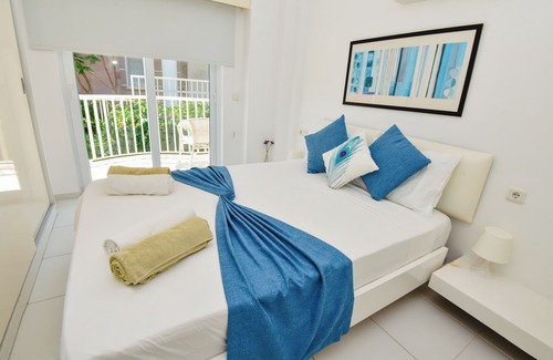 Sarigerme Villa | Belle villa individuelle avec piscine et vue imprenable privées, propices à la marche à la ville.