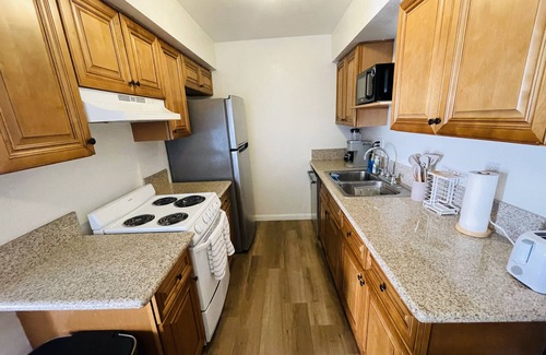 West Gateway Appartement | Beautiful Downtown Long Beach Retreat w/Parking and WiFi