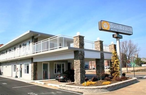 North End Copropriété | Beautiful efficiency located in the heart of Ocean City a block and a half away from the beach, boardwalk, and downtown shopping. Heated pool!!!