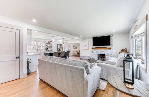 South Eliot Maison | Beautiful Eliot Retreat w/Fire Pit & Game Room!