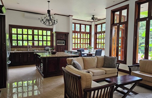 Tarcoles Maison | Beautiful & Exclusive Garden Villa - Privacy, Security, Pool, Jacuzzi