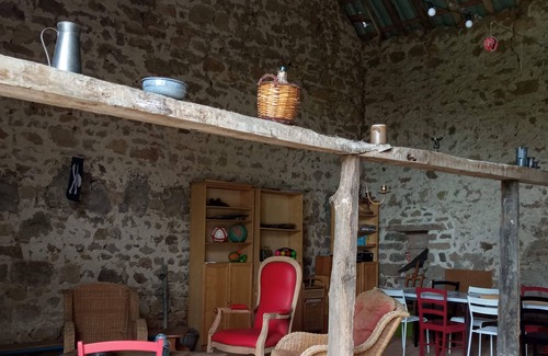 Parsac Lit Et Petit-Déjeuner | Beautiful family room. Ideally 2 km from the highway and yet wonderfully rural .