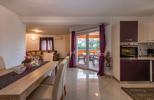 Kapelica Villa | Nouvelle villa moderne, entièrement clôturée avec piscine, à quelques minutes de la plage