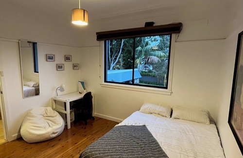 Seaforth Maison | Beautiful Family home near beaches, bushland and harbour.