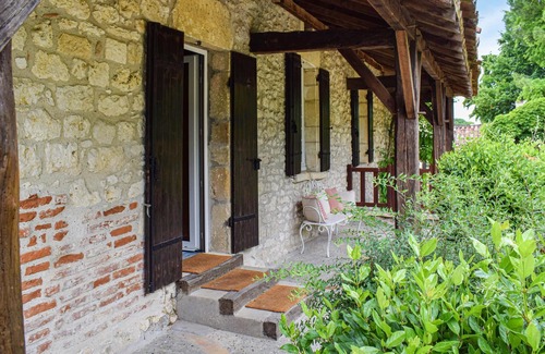 Montcabrier Maison | 7 chambres hébergement à Monségur