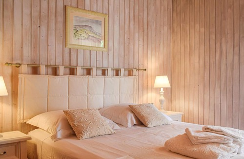 Montcabrier Maison | 7 chambres hébergement à Monségur