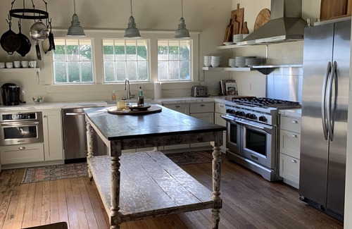 Fayetteville Autre | Beautiful Farmhouse in Round Top/Faytteville on 63 Acres