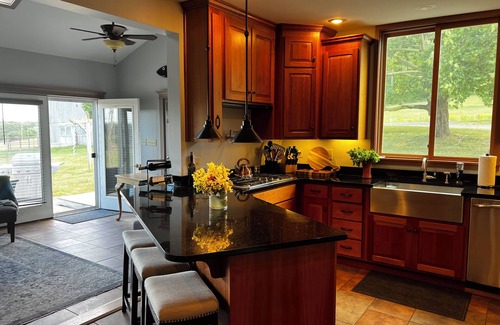 Watkins Glen Maison | Beautiful Fingerlakes Farm Home minutes to WGI, located on Vintage road course.