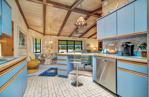 DeLand Maison | Belle Fishing Lake Front Home, proche des plages et des parcs à thème, pour 6 personnes.