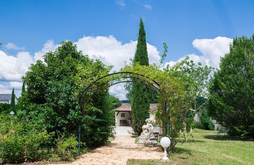 Condat-sur-Trincou Maison | Belle maison de charme avec parc ombragè et piscine près de Brantome