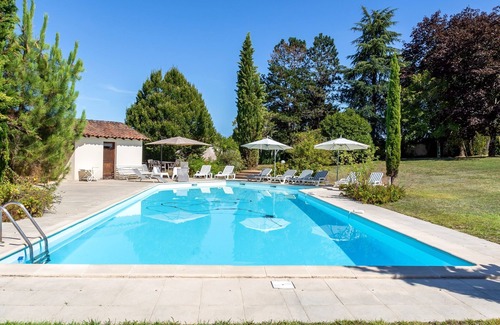 Condat-sur-Trincou Maison | Belle maison de charme avec parc ombragè et piscine près de Brantome