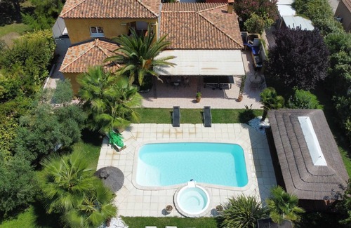 Saint-Jean-de-Cornies Maison | Très belle Villa provençale Paillote Piscine privée, spa jardin 1500m2