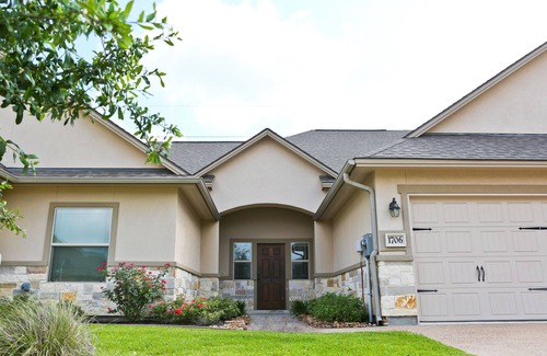 College Station Maison | Nouvellement construit et meublé 3BDRM / 3. 5BA Maison de ville au coeur d'Aggieland