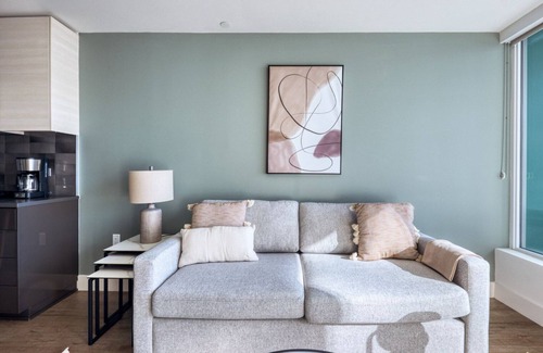 Civic Core Appartement | Beautiful Gaslamp 1BR w/ Gym, Sauna & W/D, nr shops, by Blueground