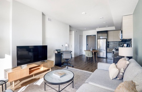 Civic Core Appartement | Beautiful Gaslamp 1BR w/ Gym, Sauna & W/D, nr shops, by Blueground