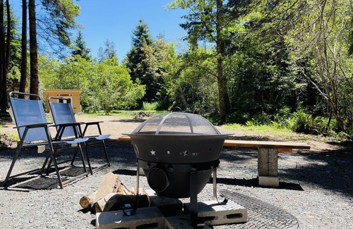 Fort Bragg Cabine | Beautiful Glamping Cabin in an old growth redwood forest with ocean views.