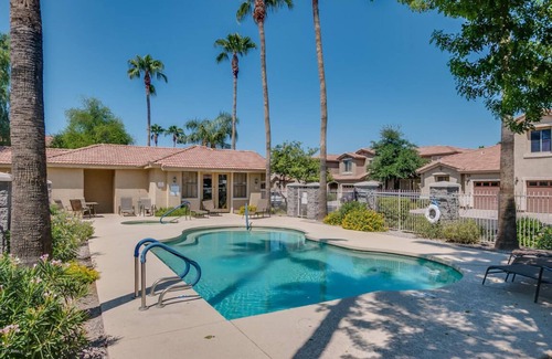 Alta Mesa Maison | Belle communauté de golf fermée avec putting green (piscine / hot tub)