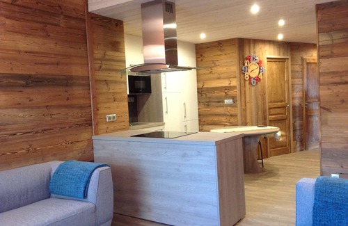 Les Esserts Appartement | Magnifique appartement rénové au rez-de-chaussée de ski 2017.