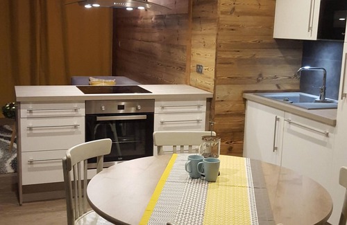 Les Esserts Appartement | Magnifique appartement rénové au rez-de-chaussée de ski 2017.