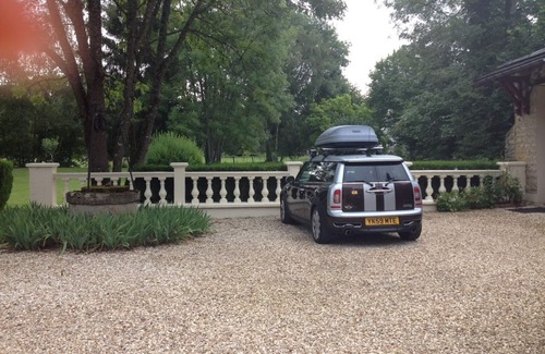 Voutenay-sur-Cure Cottage | Beau Gite dans un beau parc