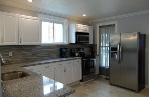 Watkins Glen Maison | BEAUTIFUL GUEST HOUSE IN THE HEART OF WATKINS GLEN!