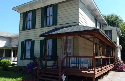 Watkins Glen Maison | BEAUTIFUL GUEST HOUSE IN THE HEART OF WATKINS GLEN!