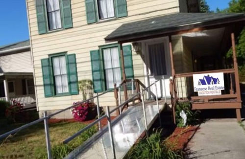 Watkins Glen Maison | BEAUTIFUL GUEST HOUSE IN THE HEART OF WATKINS GLEN!