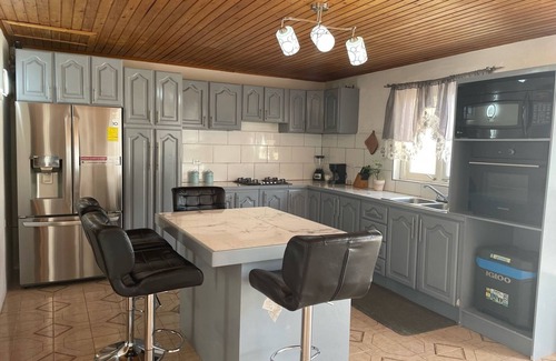Oranjestad Villa | Beautiful Guesthouse 6 beds and 6 baths 8 min drive from the beach!