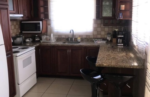 Cartago Maison | Belle maison, chambre principale avec jacuzzi et balcon privé, belle vue