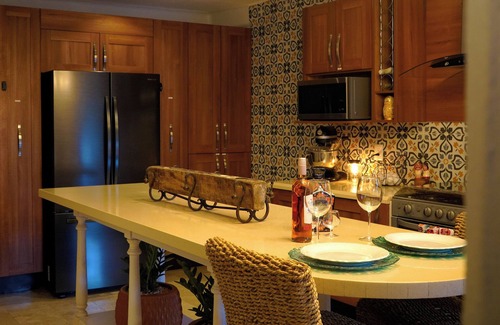 Palmar de Aramara Maison | Beautiful hacienda style 9-bedroom house with pool + rooftop in Puerto Vallarta