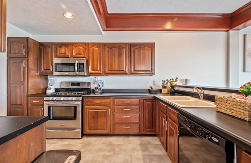 Pittsburgh Maison | Beautiful Hillside Home with Incredible City Views!! Great Location and Privacy!