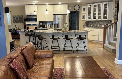Hale Maison | Spacious home, near Cherry Creek. 4 miles to downtown, family friendly!