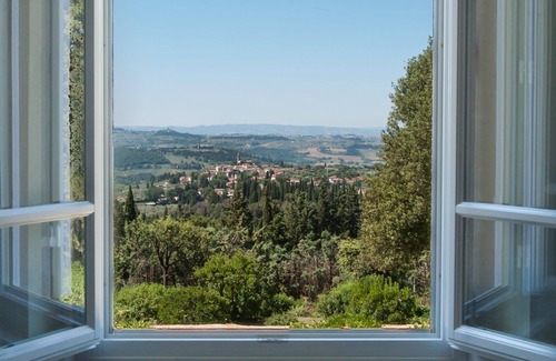 Chiesanuova Villa | Belle Historic Estate Avec Court & Piscine Tennis à quelques minutes de Florence