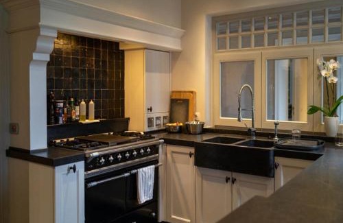 Balen Maison | Beautiful holiday home in Vlaanderen with shared pool