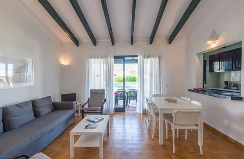 Binisafua Maison | Belle maison de vacances dans un complexe résidentiel avec piscine, Wi-Fi, terrasse et pelouse