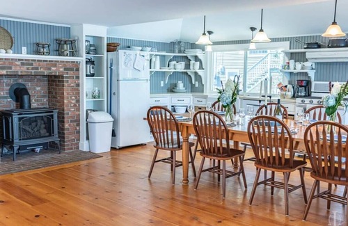 Spofford Maison | Picturesque Lakefront Retreat at Spofford Lake