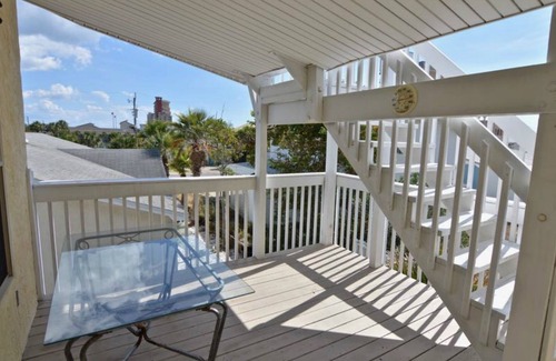 Gulf Lagoon Beach Maison | belle maison à 98 pas de la plage juste à côté de Thomas Drive