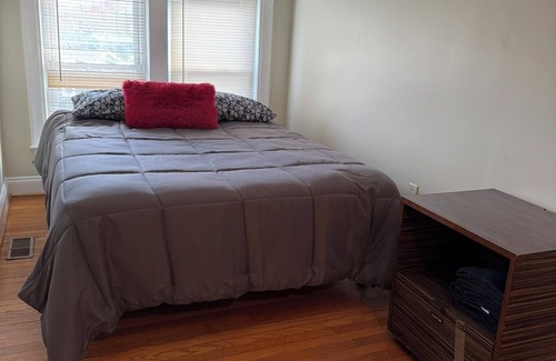 16th Street Heights Lit Et Petit-Déjeuner | Beautiful Home Away from Home: Spacious 5-bedroom house in Washington DC.